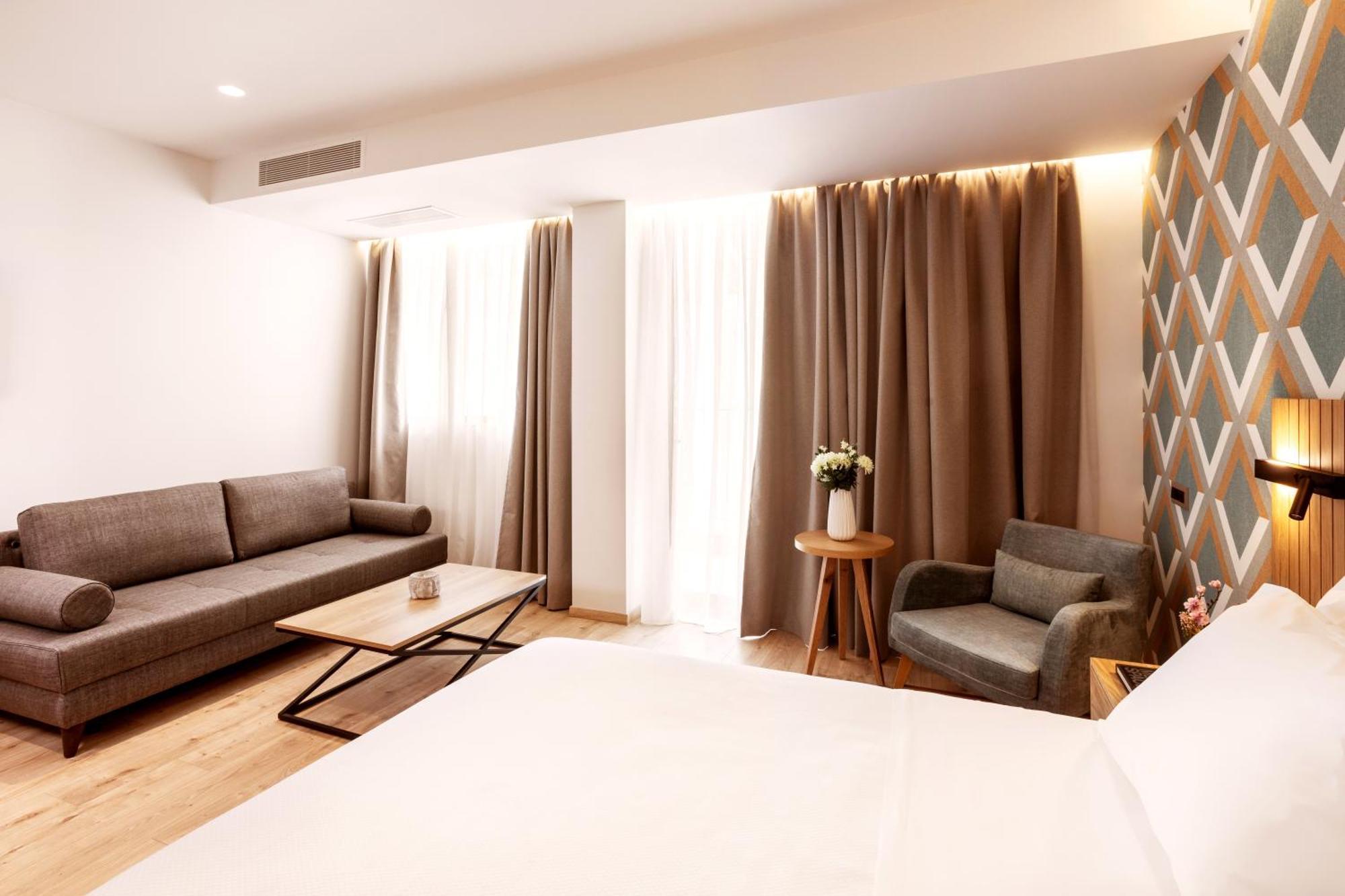Days Hotel Atenas