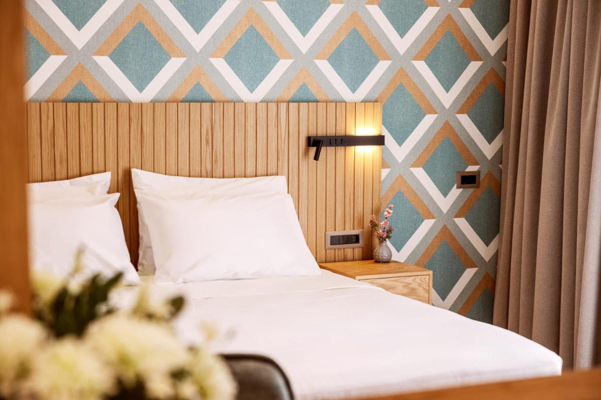 Days Hotel 4*